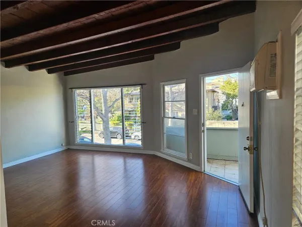 $2,495 | 3712 West Heffron Drive, Burbank, CA 91505