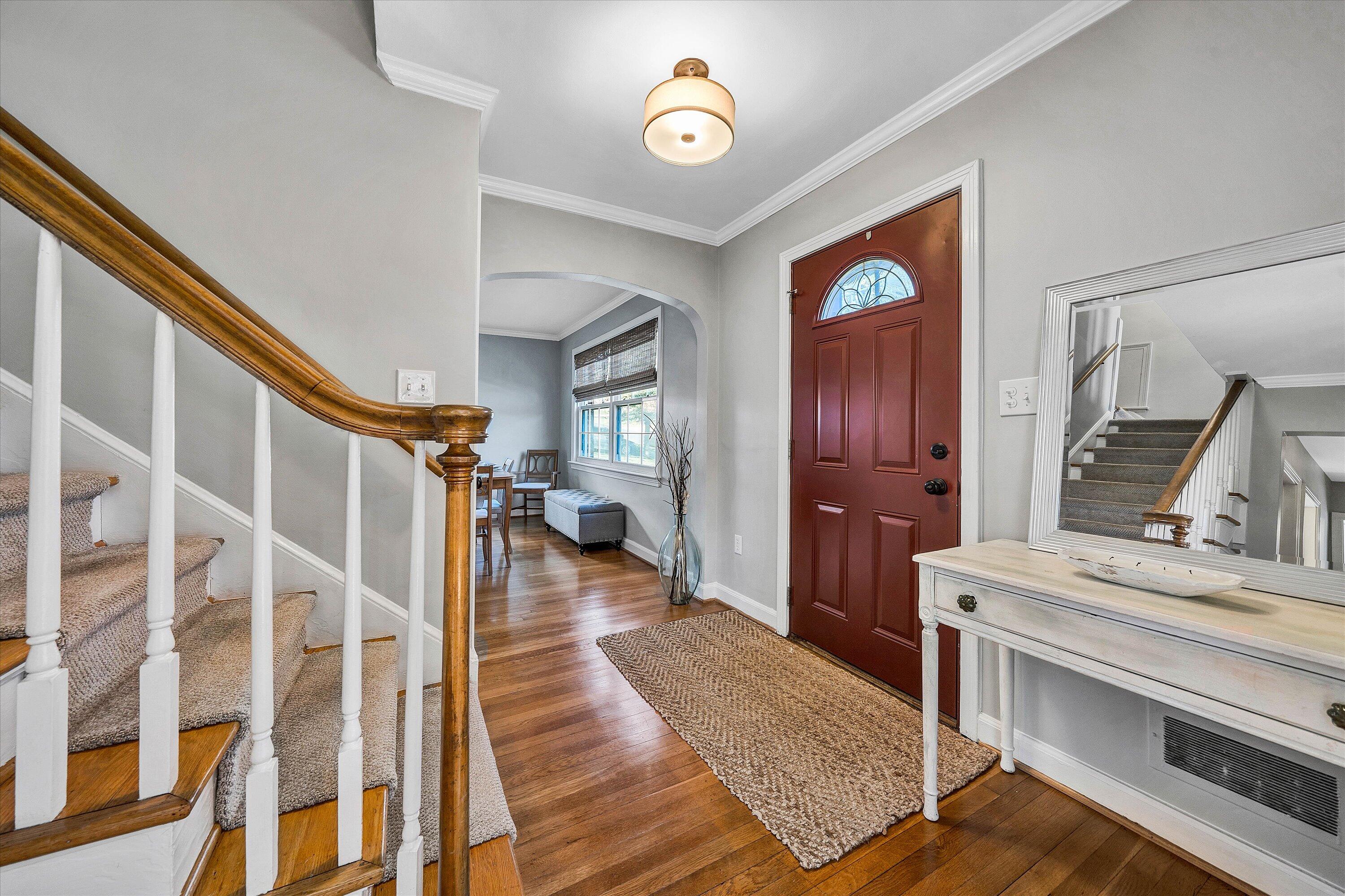1917 Blenheim Road Southwest Roanoke, VA 24015 - Photo 4 of 47 04-DSC00067
