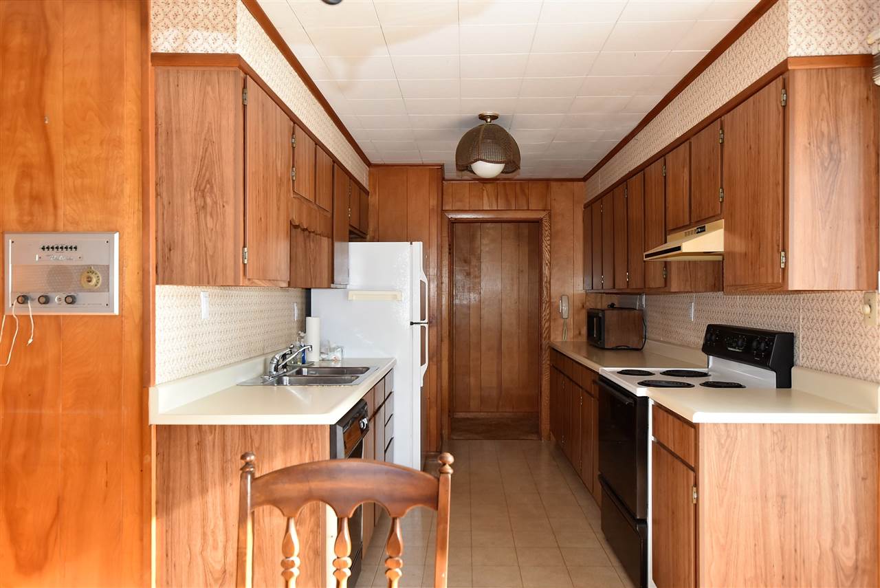 11 Clark Street Rutland, VT 05701 - Photo 6 of 10