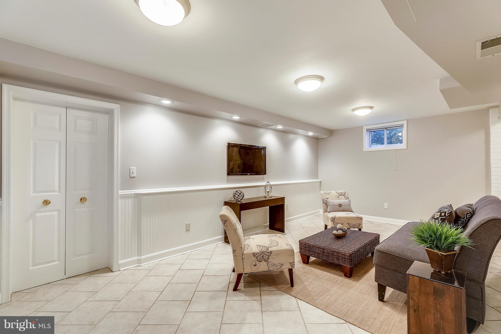 9510 Bruce Drive Silver Spring, MD 20901 - Photo 33 of 48 Family Room