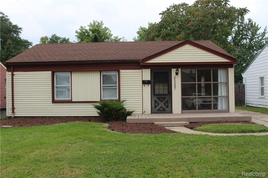 25287 Hayes Road Warren, MI 48089 - Photo 1 of 17 A.JPG