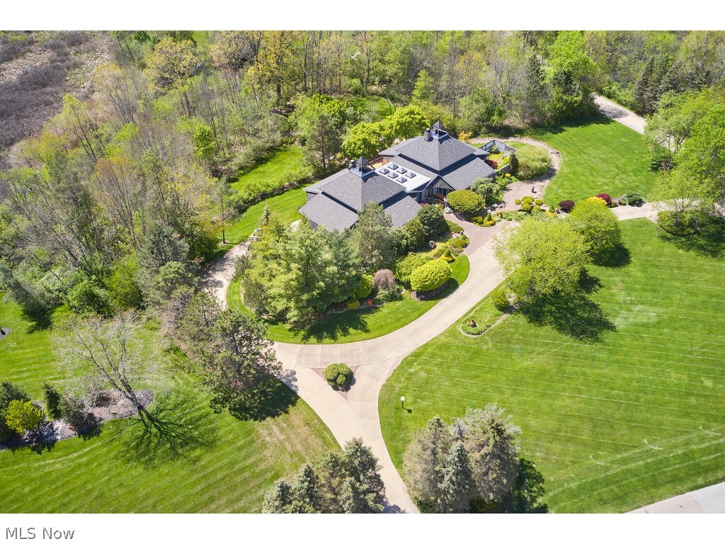 2995 Roundhill Road Akron, OH 44333 - Photo 10 of 32