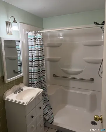 $230,000 | 433 Tolland Street, East Hartford, CT 06108