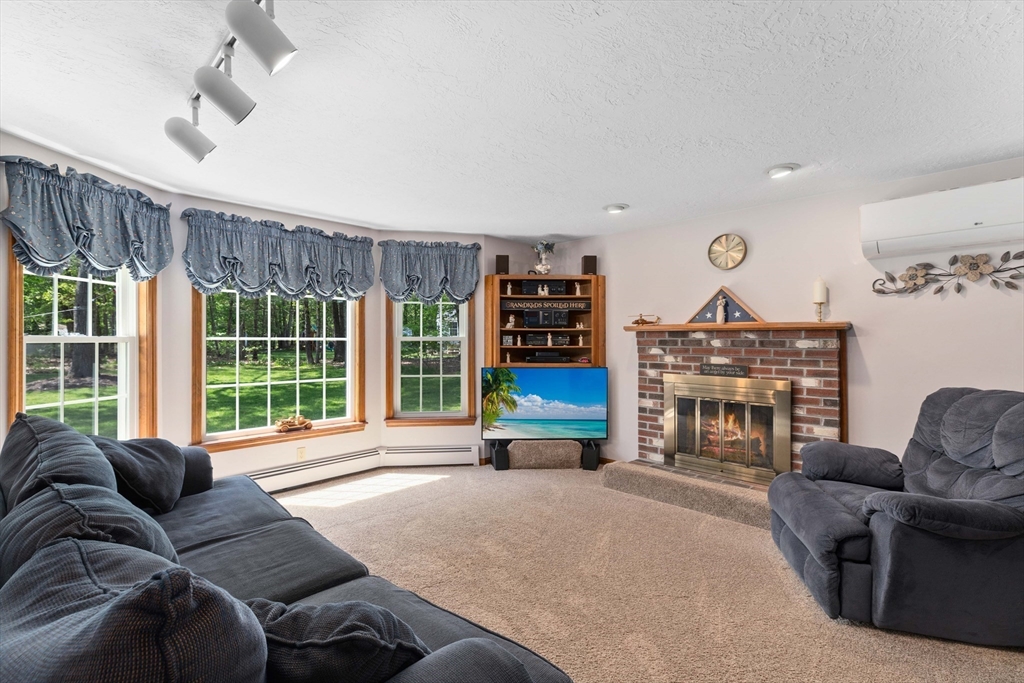 10 Barnstable Road Norfolk, MA 02056 - Photo 4 of 36