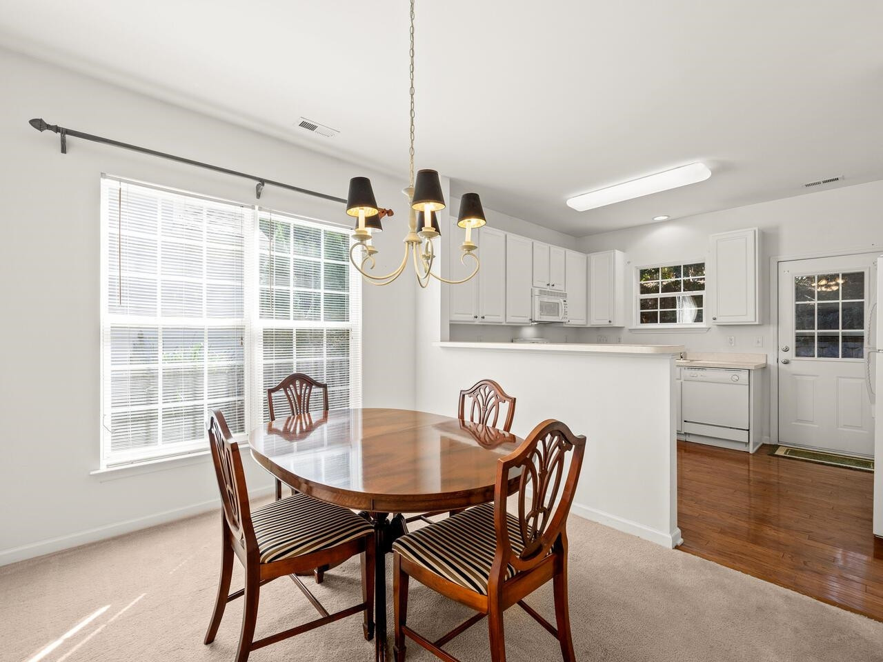 8425 Lunar Stone Place Raleigh, NC 27613 - Photo 6 of 34 Dining Area