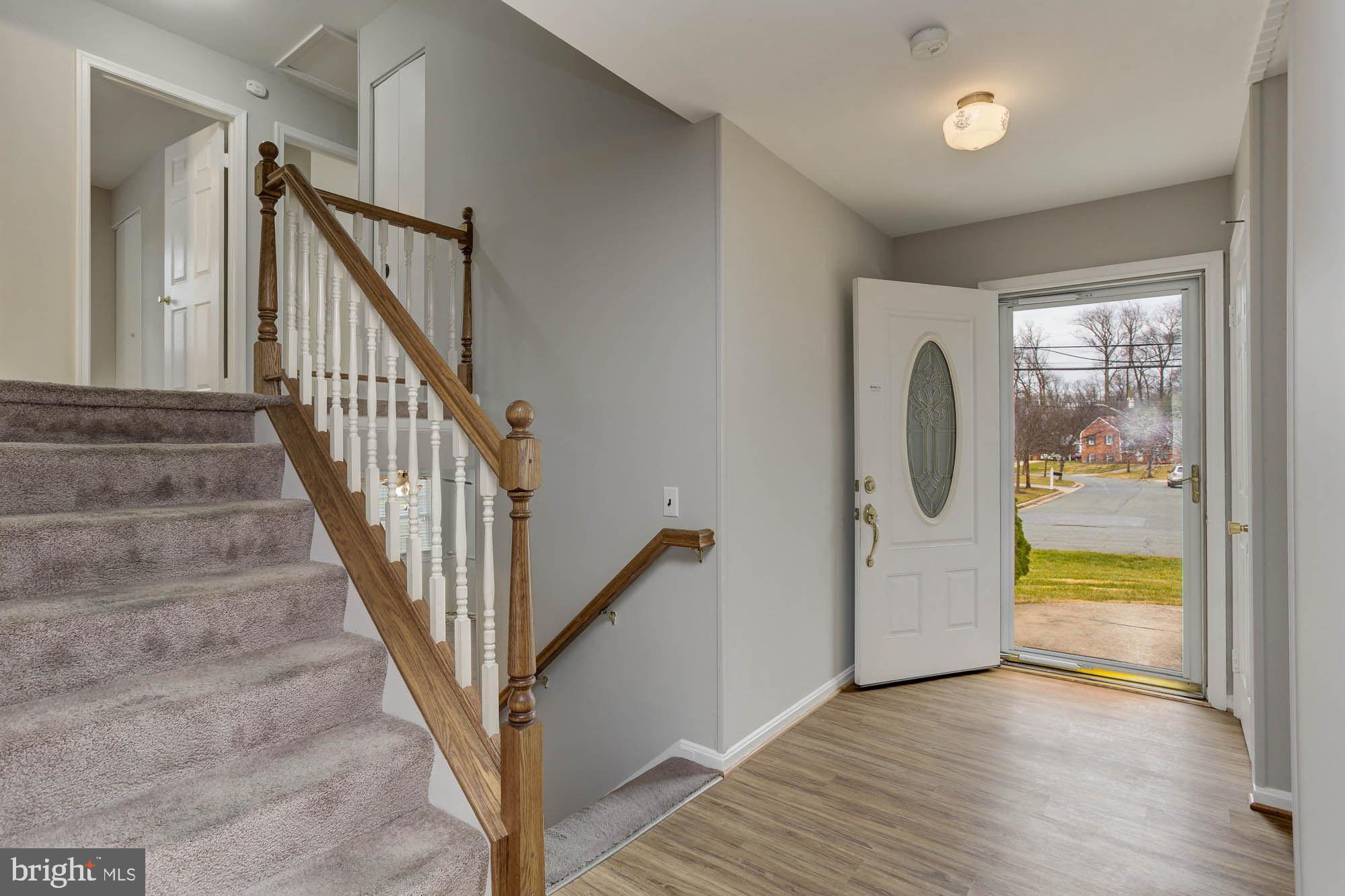 6104 Goodman Road Laurel, MD 20707 - Photo 4 of 42 Light and welcoming entry foyer