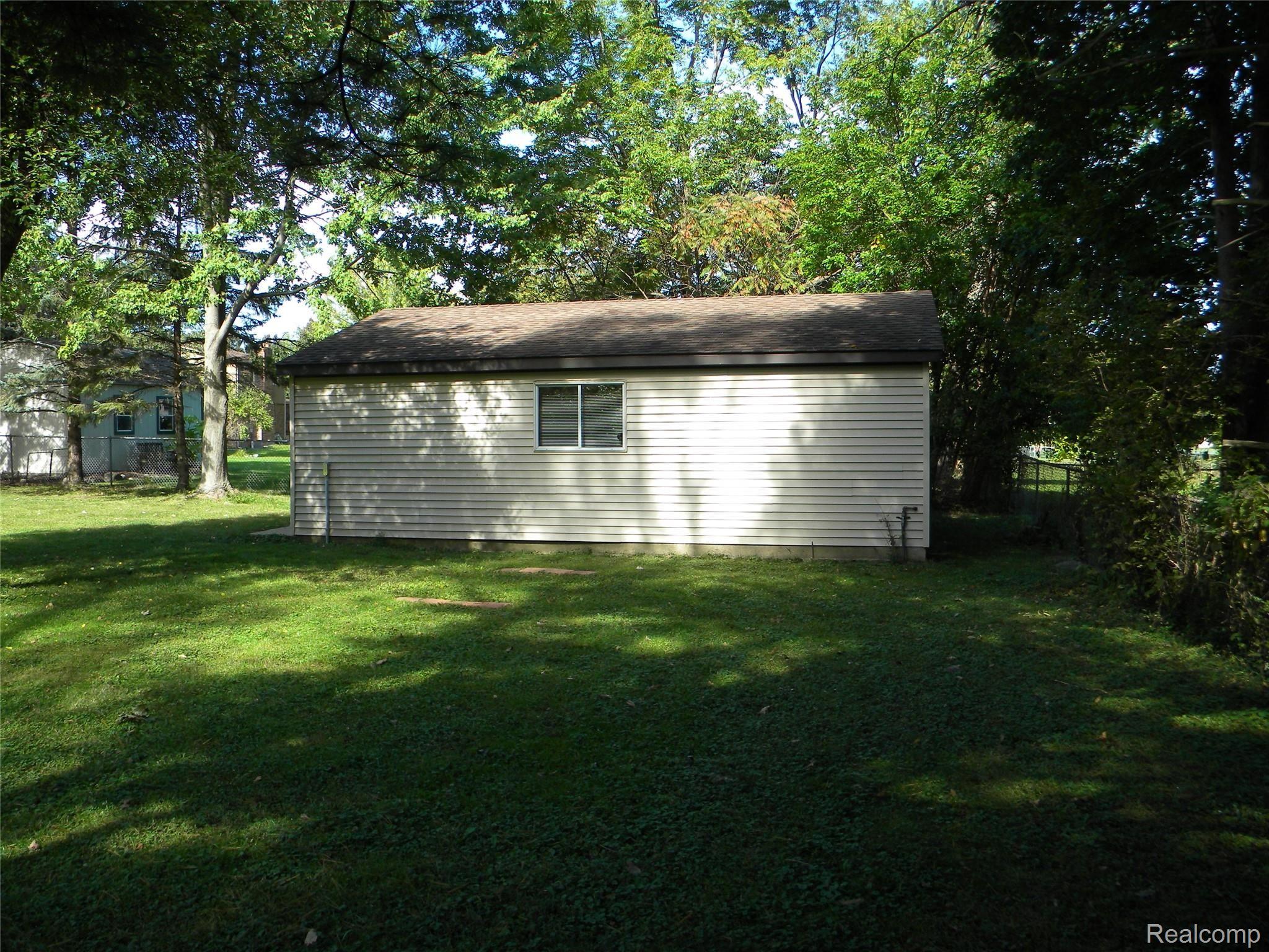 3715 Hazelton Avenue Rochester, MI 48307 - Photo 13 of 52 DSCN5048.JPG