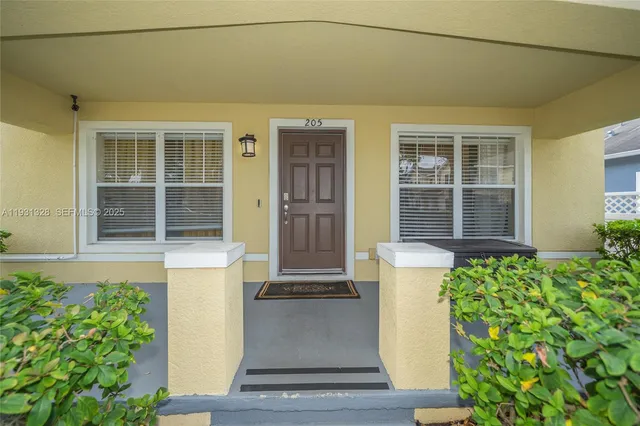 $395,000 | 205 East Kirby Street, Tampa, FL 33604