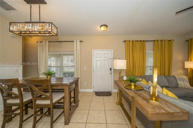 $395,000 | 205 East Kirby Street, Tampa, FL 33604