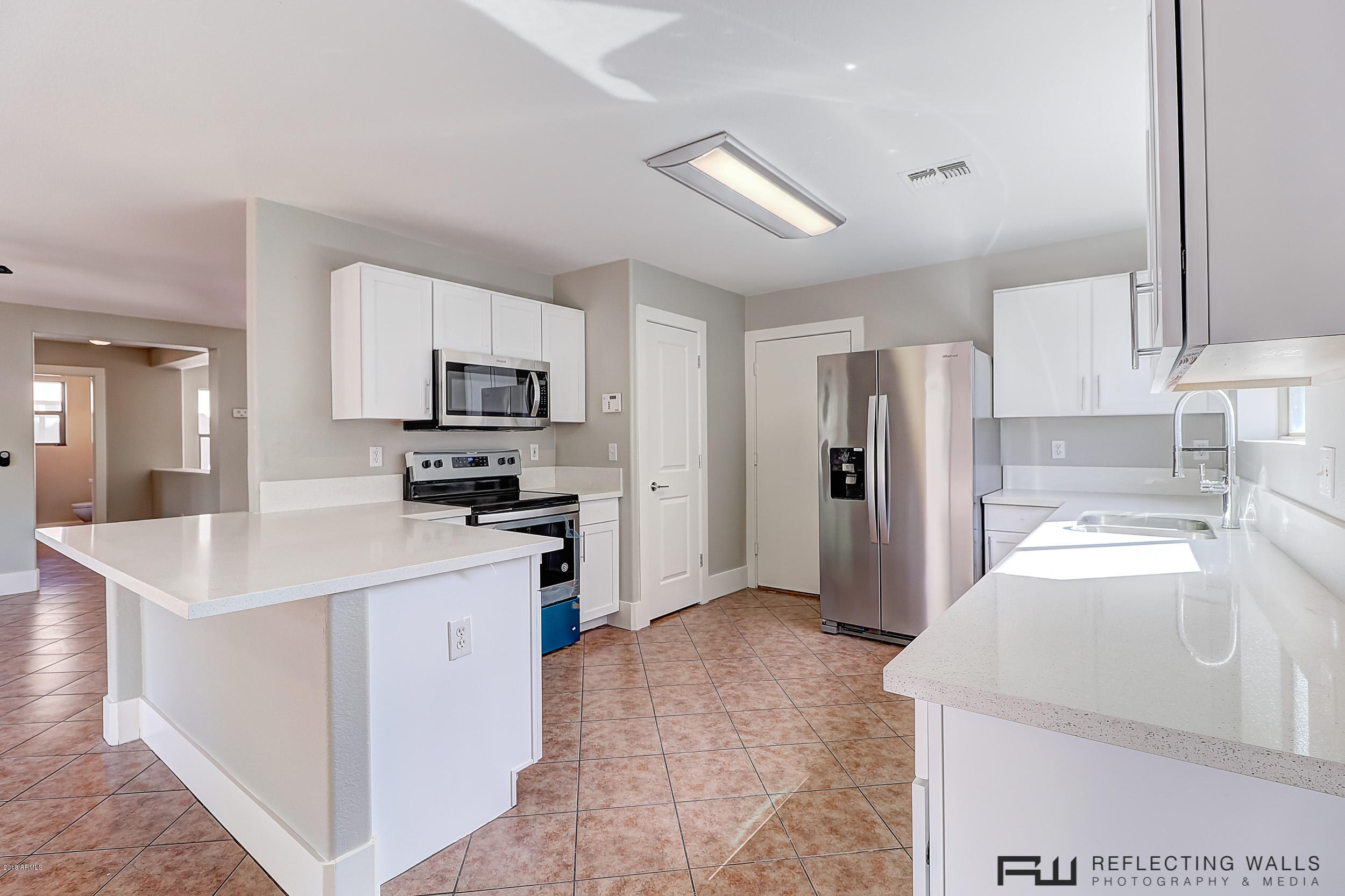 2428 West Bloch Road Phoenix, AZ 85041 - Photo 1 of 30 B (6)