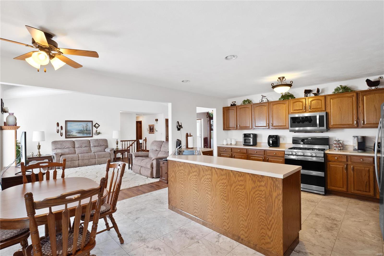 813 Morrison Avenue Waterloo, IL 62298 - Photo 10 of 45 Gallery Image 10