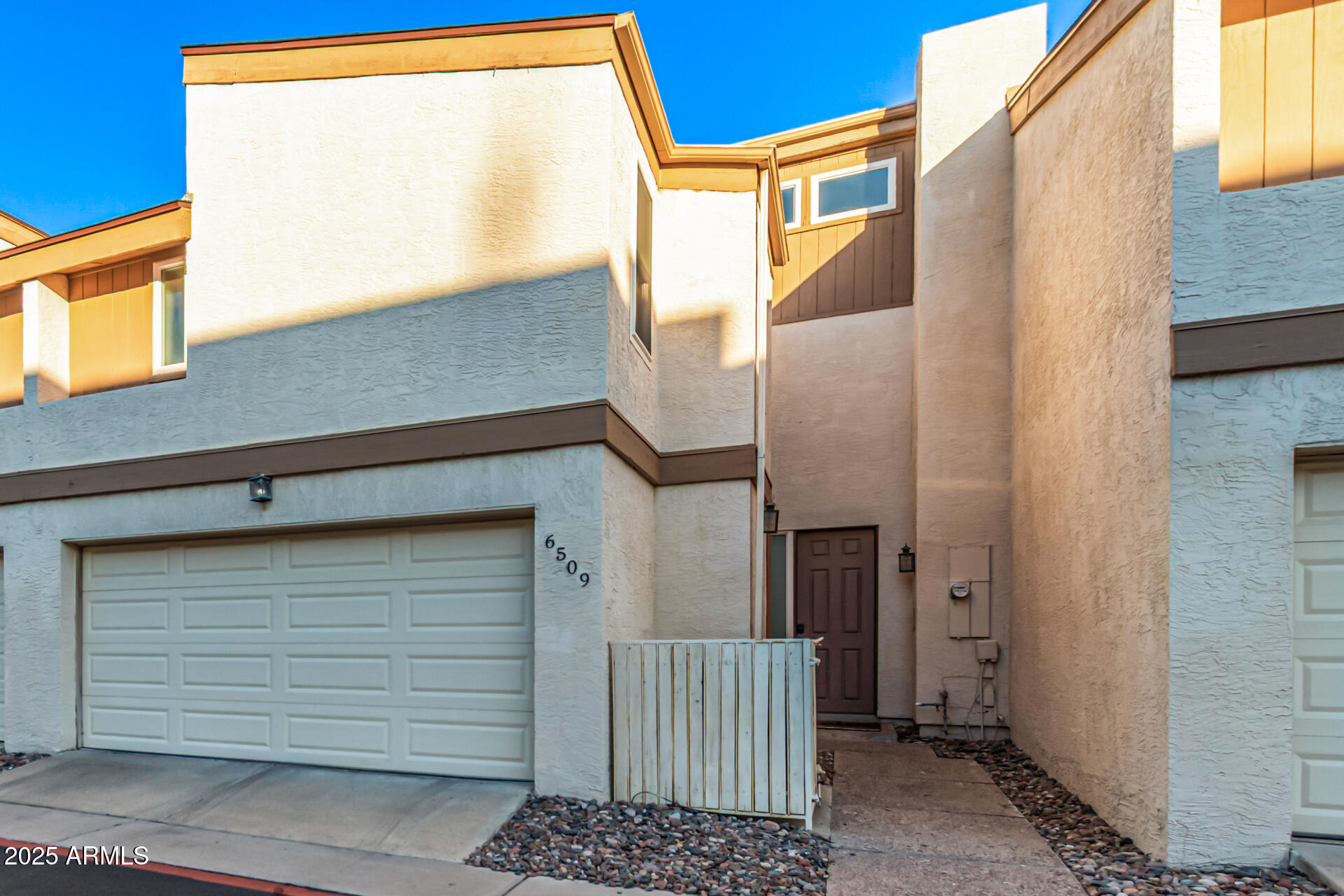 6509 North 10th Place Phoenix, AZ 85014 - Photo 5 of 28 06 - 10th