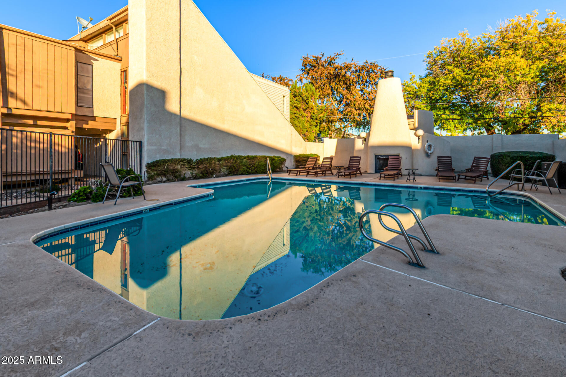 6509 North 10th Place Phoenix, AZ 85014 - Photo 7 of 28 37 - 10th