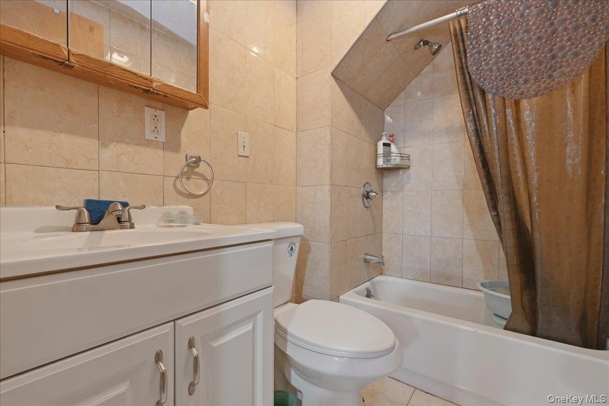 79 Wellington Road Elmont, NY 11003 - Photo 18 of 33