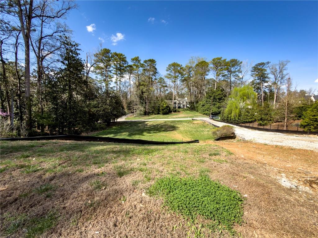 386 King Road Northwest Atlanta, GA 30342 - Photo 4 of 6 Gallery Image 4