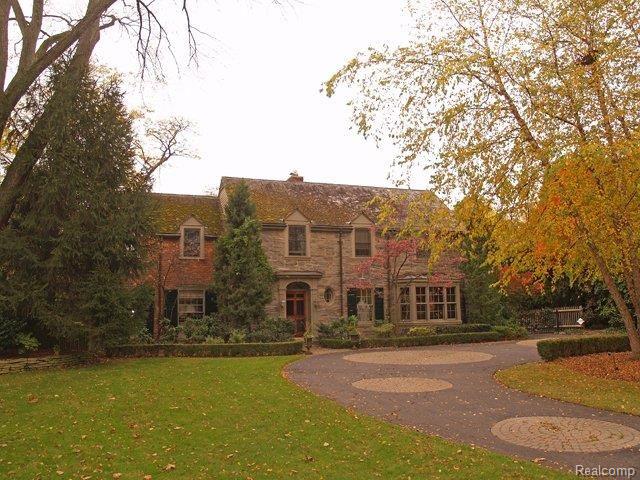 1009 Bishop