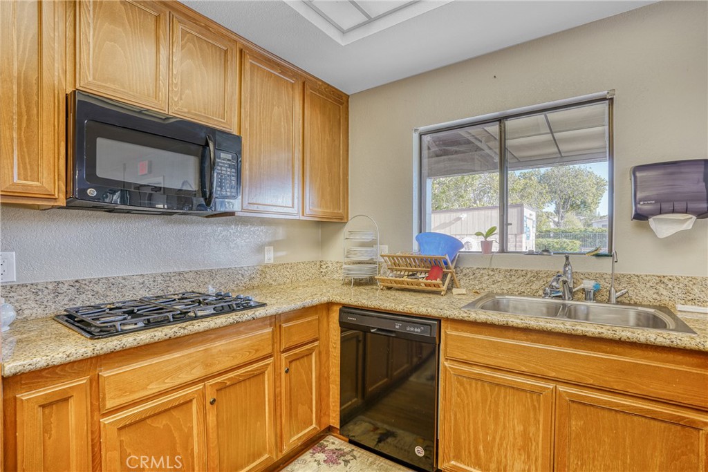 1124 Cardiff Lane Santa Maria, CA 93455 - Photo 29 of 33 Clubhouse Kitchen