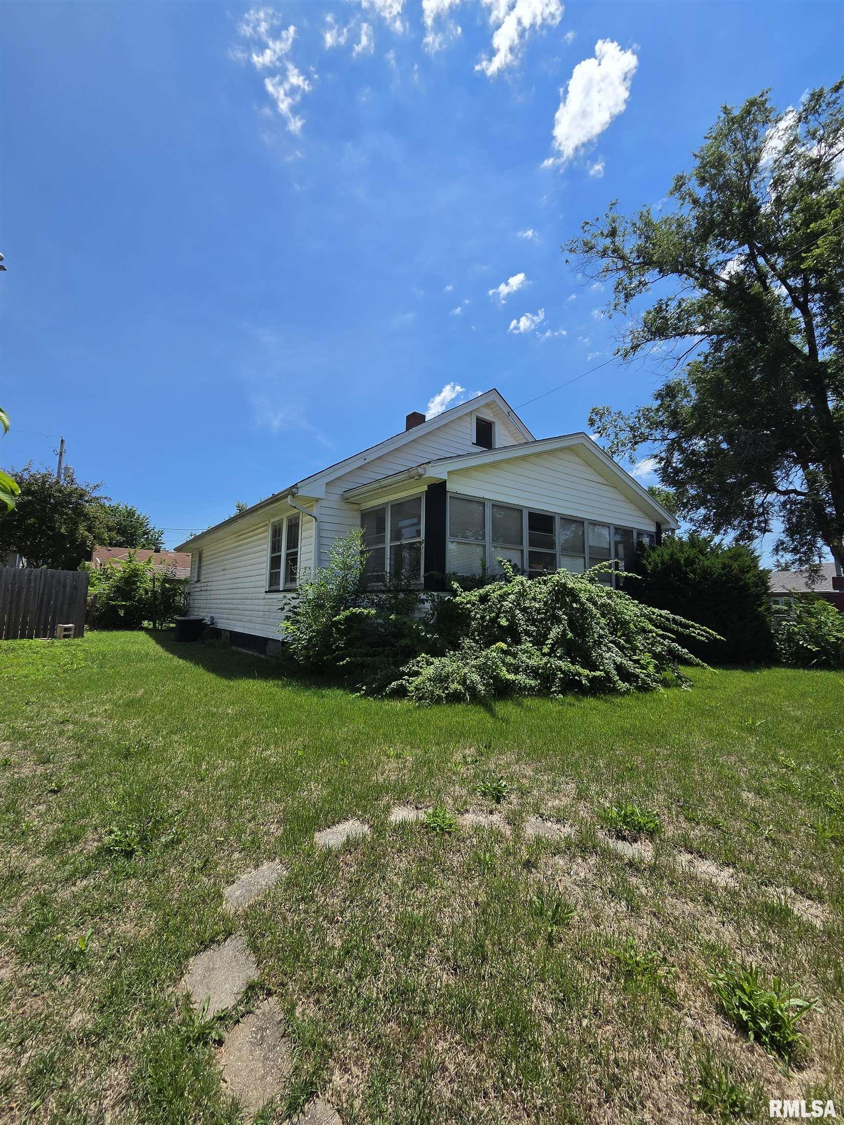 216 Ripper Street South Pekin, IL 61564 - Photo 2 of 24