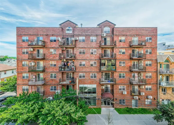 $588,000 | 141-18 Cherry Avenue, Unit 2C | Flushing