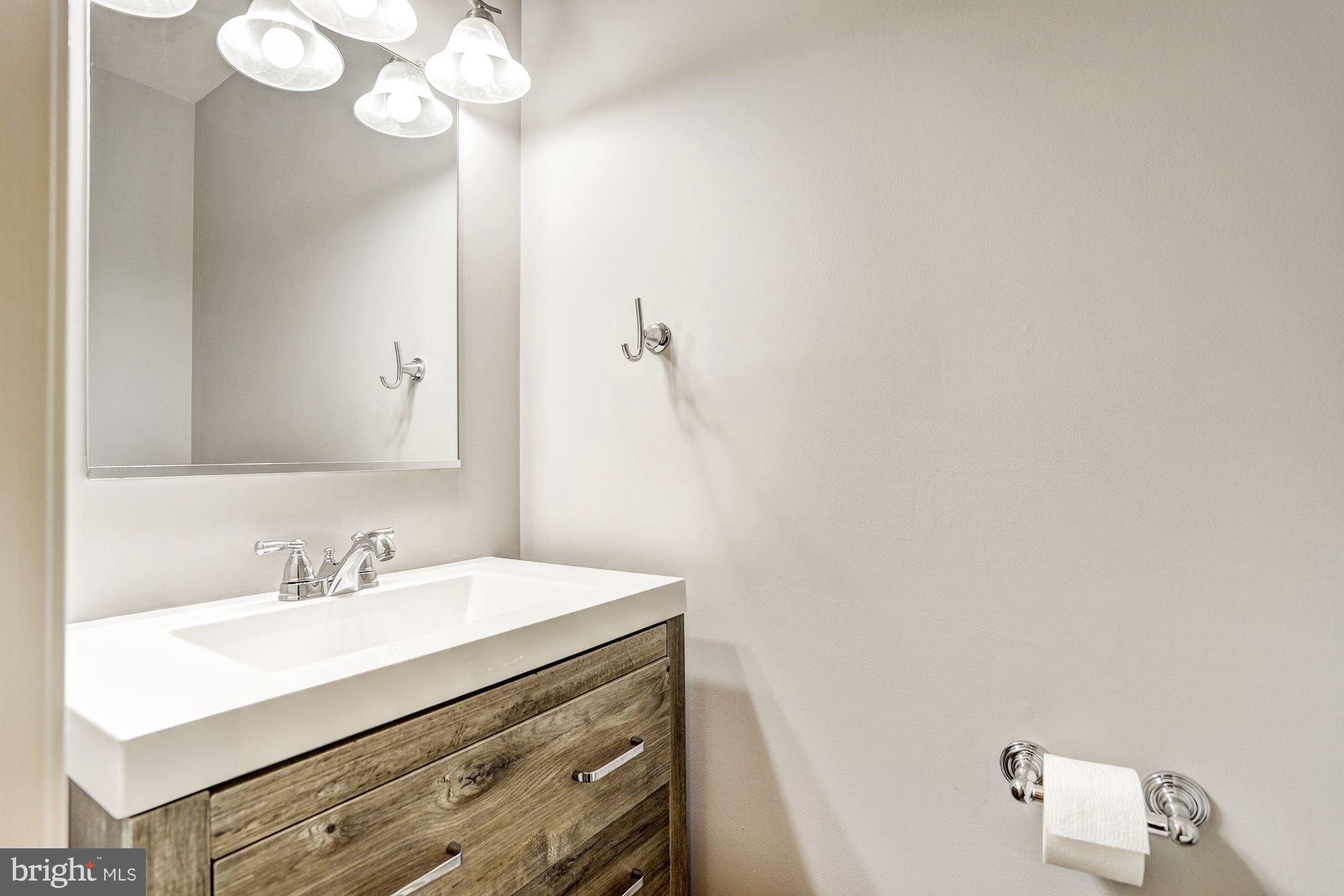 6282 Meadowcroft Road Eldersburg, MD 21784 - Photo 12 of 29 Powder Room