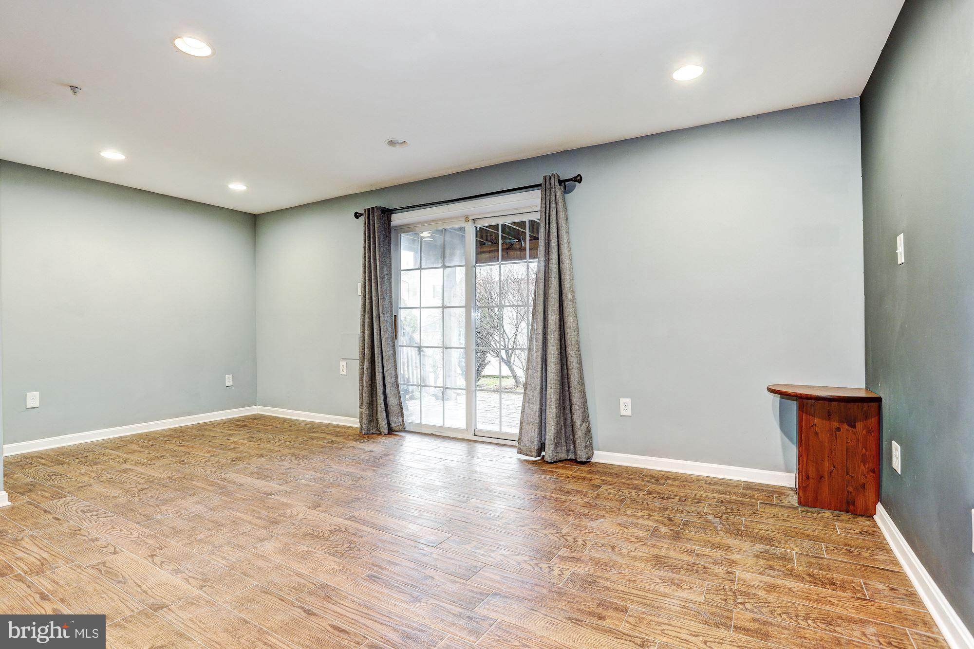 6282 Meadowcroft Road Eldersburg, MD 21784 - Photo 21 of 29 Family Room