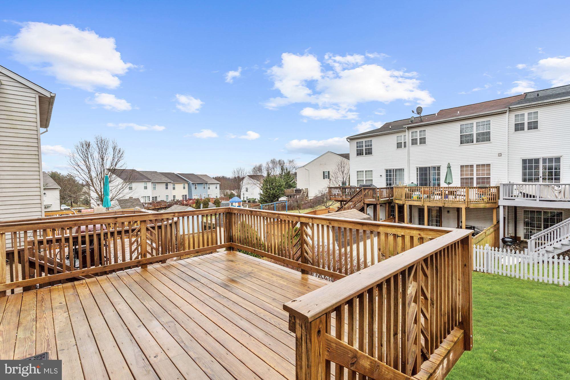 6282 Meadowcroft Road Eldersburg, MD 21784 - Photo 25 of 29 Deck