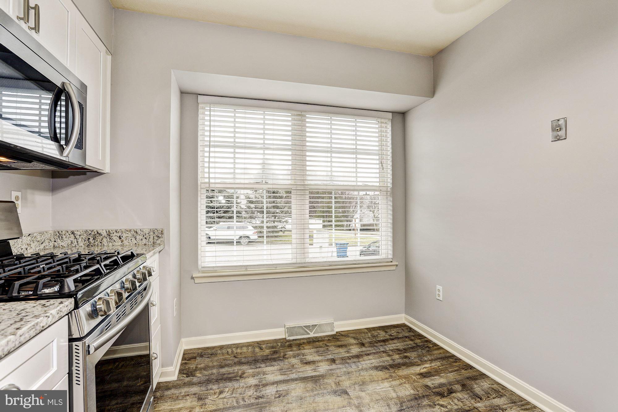 6282 Meadowcroft Road Eldersburg, MD 21784 - Photo 8 of 29 Eat-In Kitchen