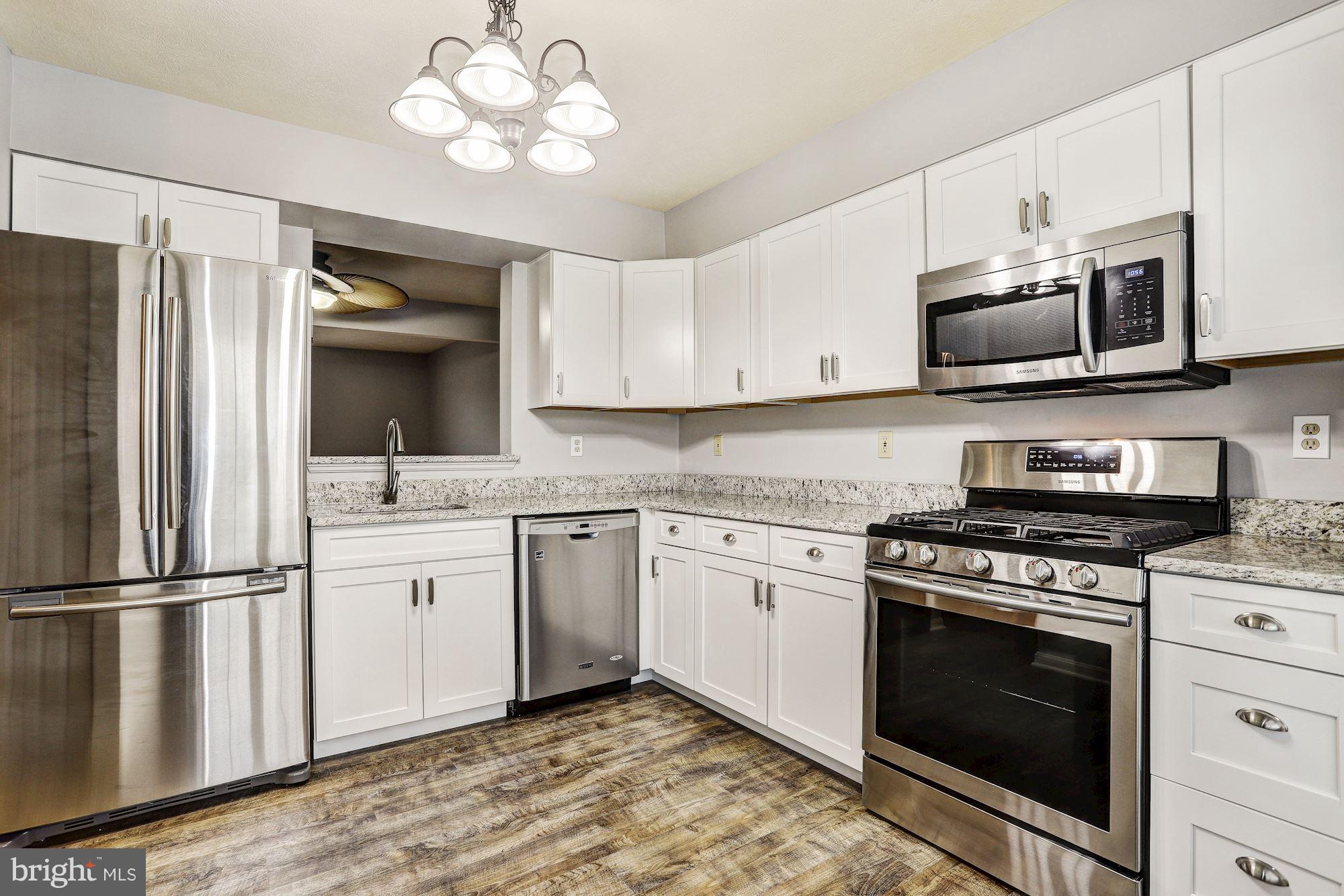 6282 Meadowcroft Road Eldersburg, MD 21784 - Photo 9 of 29 Eat-In Kitchen