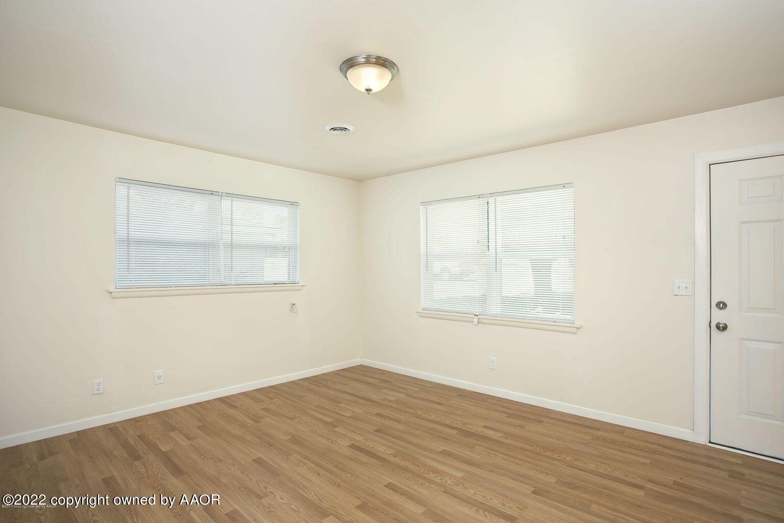 2815 Royal Road Amarillo, TX 79106 - Photo 3 of 9 4