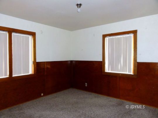 53075 Tollgate Road Idyllwild, CA 92549 - Photo 9 of 12 Front bedroom