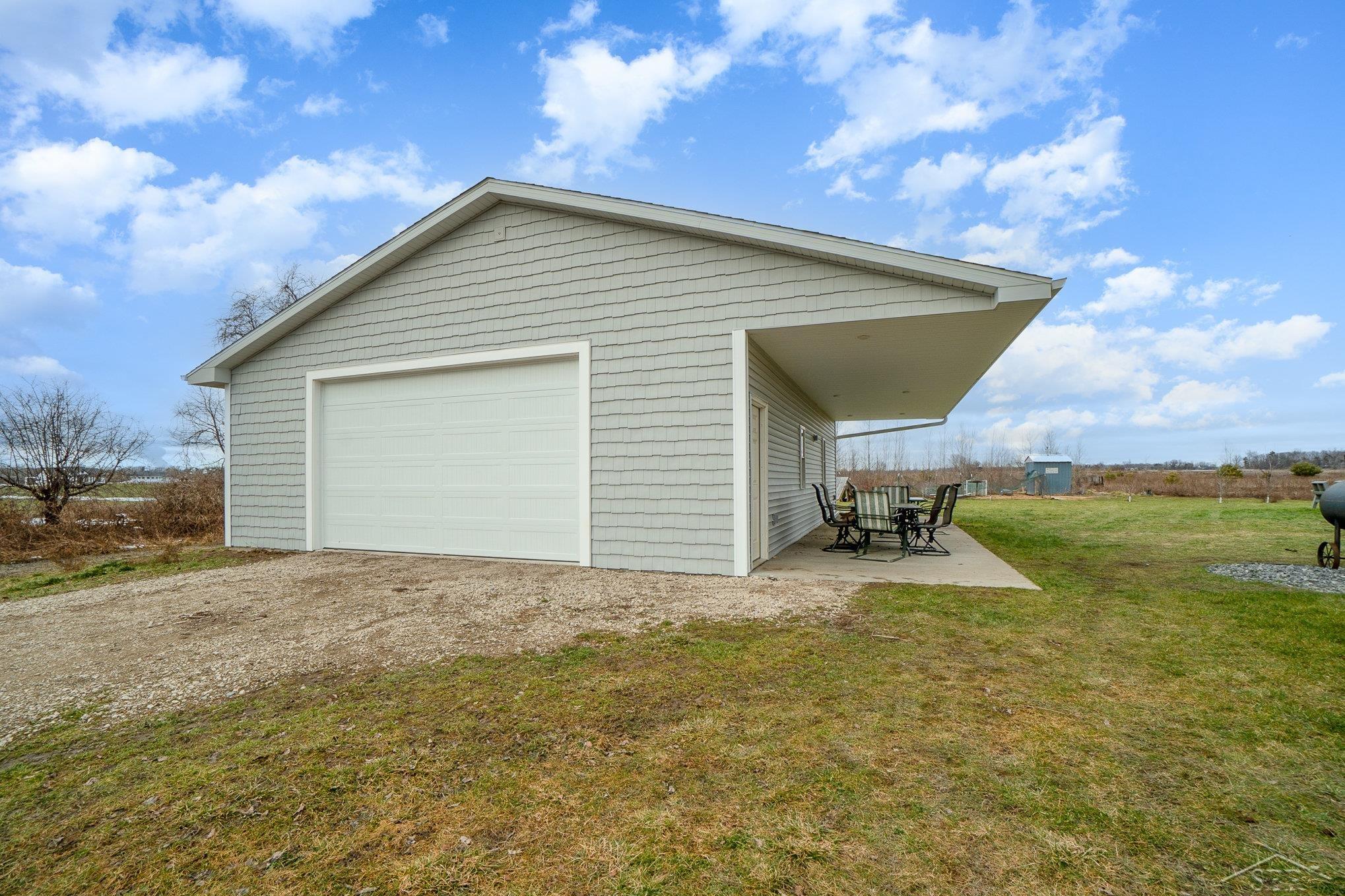 10846 Sarle Road Freeland, MI 48623 - Photo 4 of 38 50132717-82ef9e08-73f7-4cd1-8ced-d29666887c6c.JPG