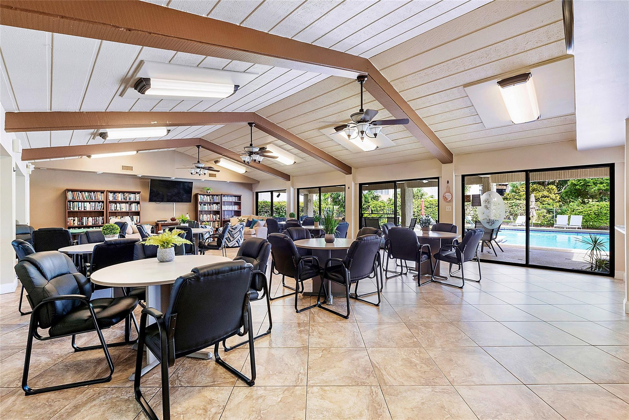 6593 Spring Bottom Way, Unit 237 Boca Raton, FL 33433 - Photo 39 of 49 a view of a bar restaurant