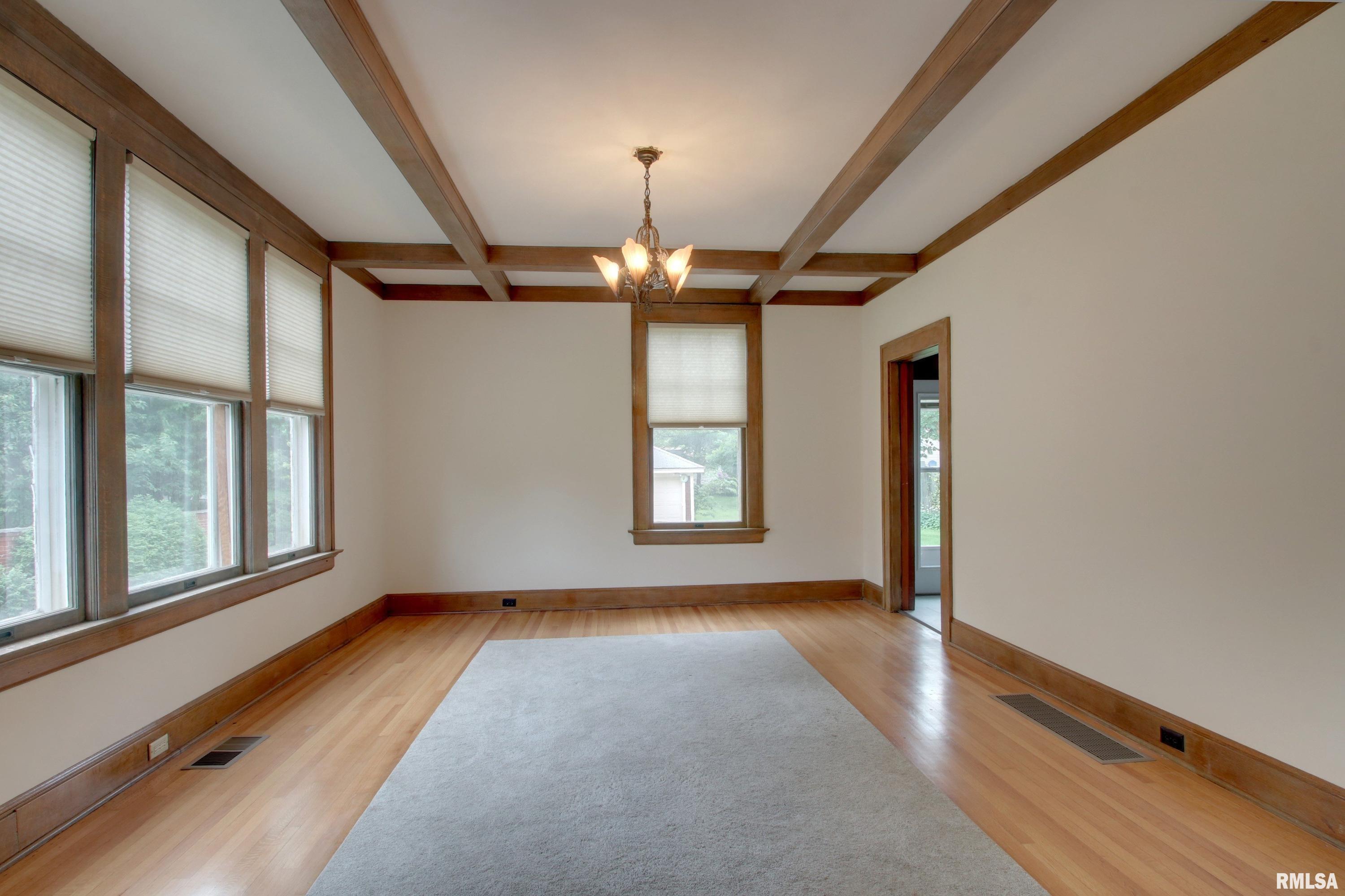 215 South 16th Street Quincy, IL 62301 - Photo 8 of 20