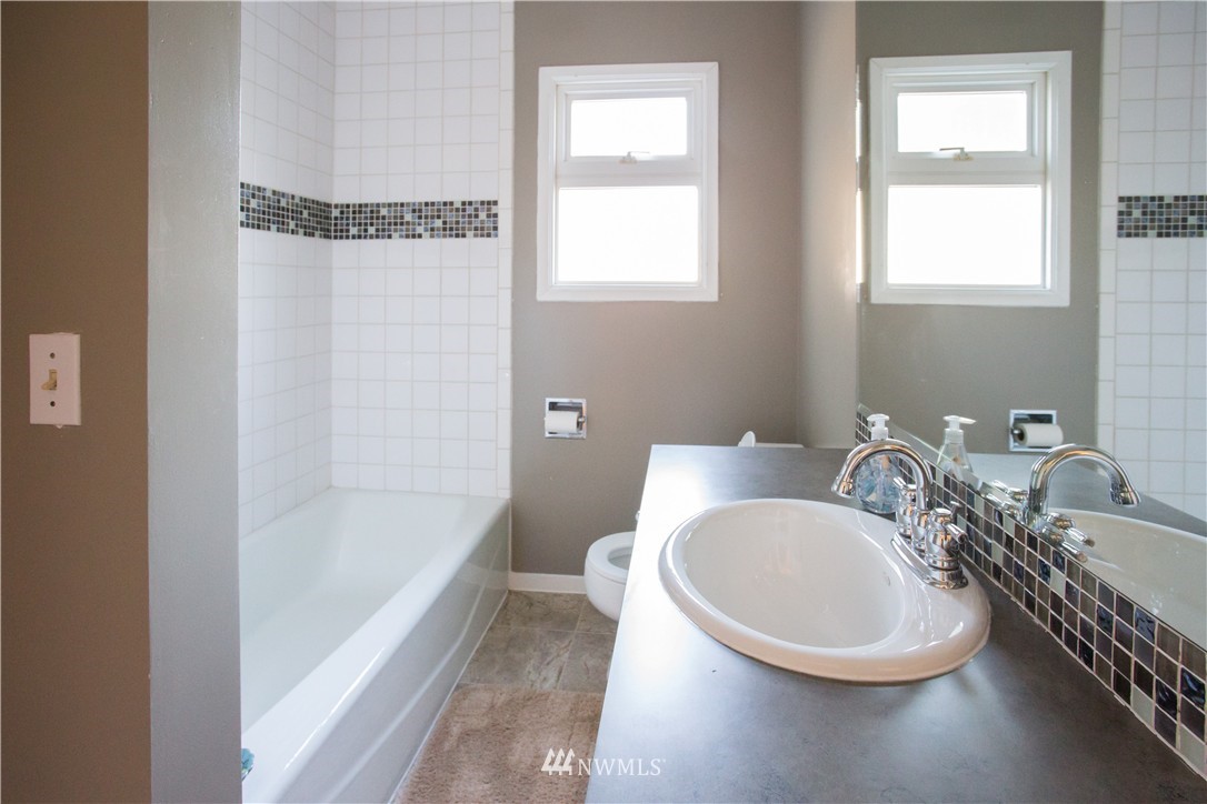 11061 Peter Anderson Road Burlington, WA 98233 - Photo 17 of 24 Gallery Image 17