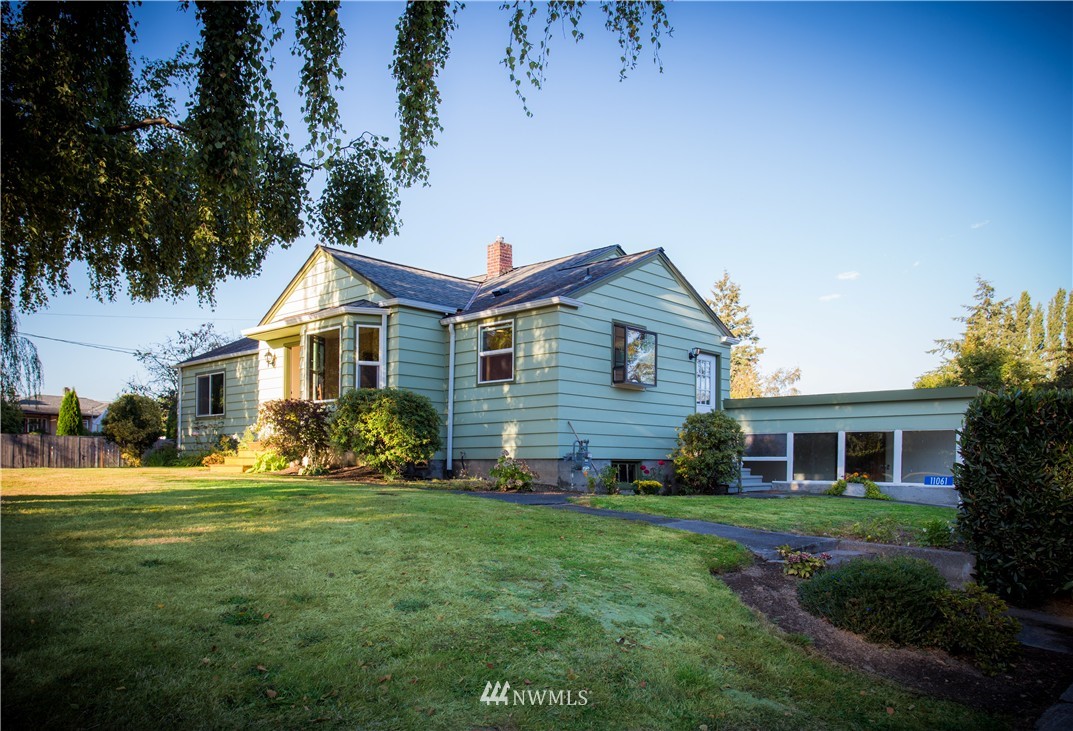 11061 Peter Anderson Road Burlington, WA 98233 - Photo 3 of 24 Gallery Image 3
