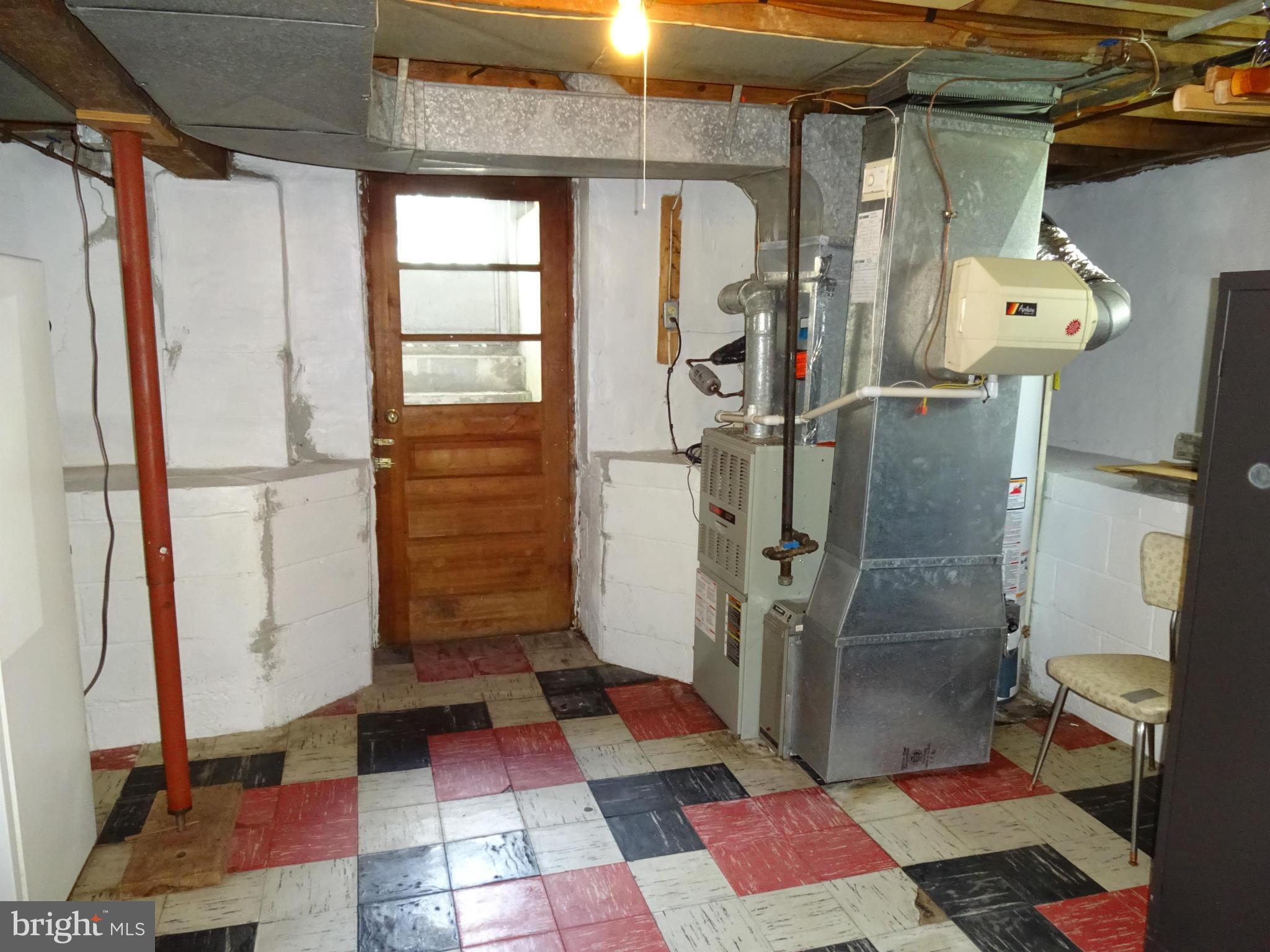 934 Martin Road Baltimore, MD 21221 - Photo 14 of 16 Basement