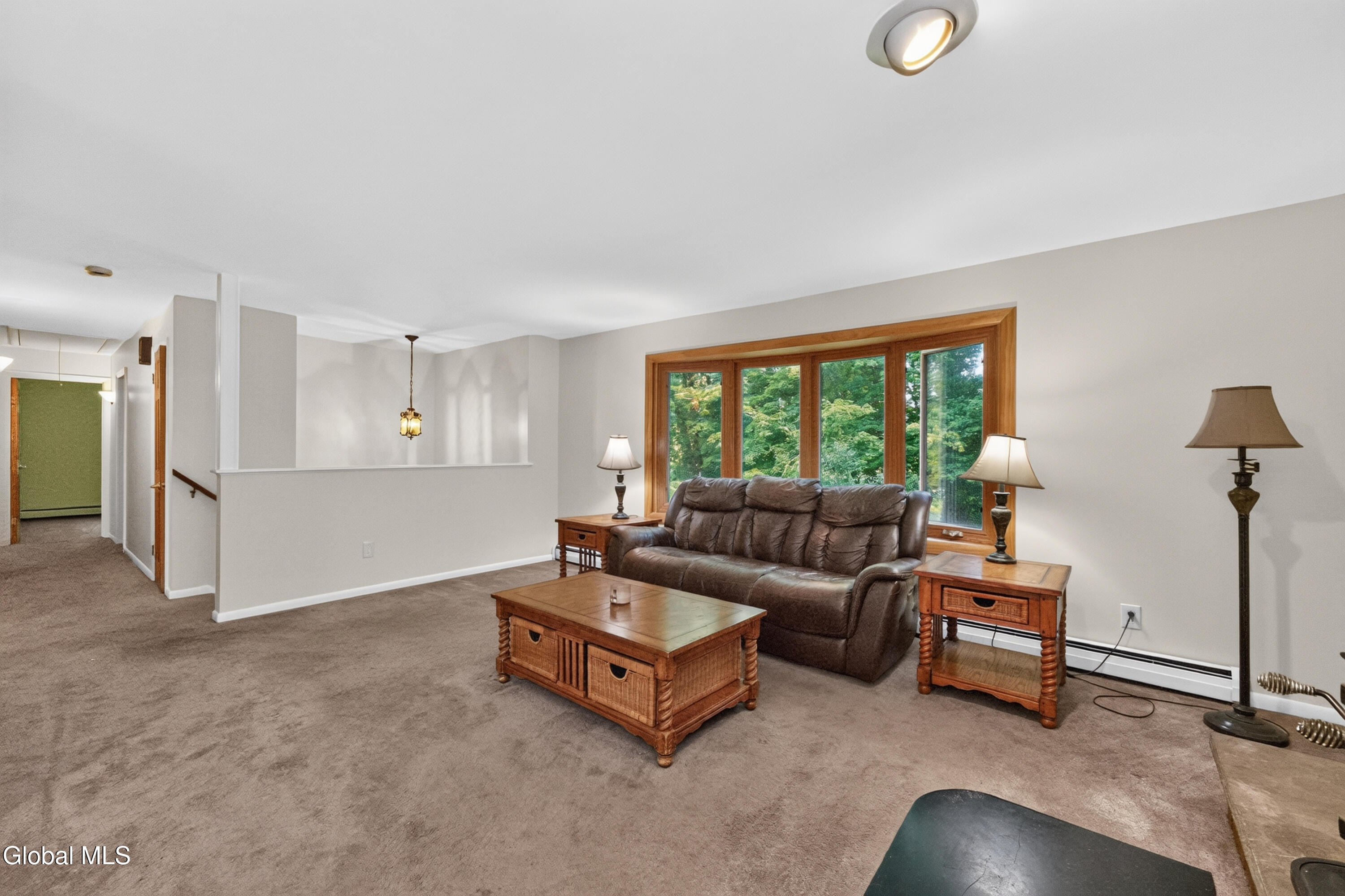 295 Font Grove Road Bethlehem, NY 12159 - Photo 11 of 53 2 Livingroom 4