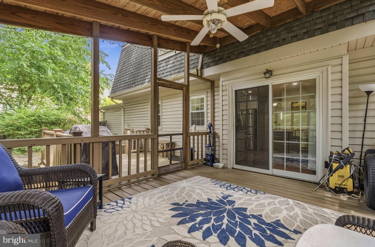 8853 Applecross Lane Springfield, VA 22153 - Photo 32 of 37