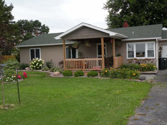 9865 Garfield Road Freeland, MI 48623 - Photo 8 of 8 20101297-7.JPG