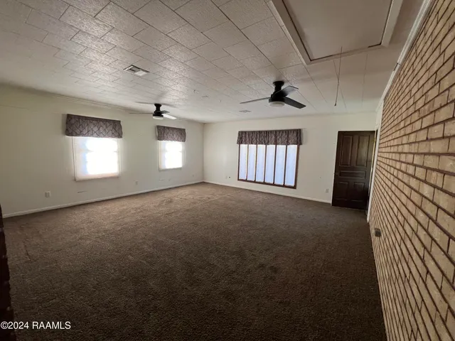 $1,900 | 616 East Broussard Road, Lafayette, LA 70503