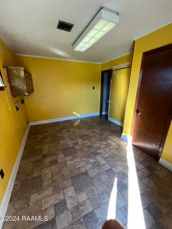 $1,900 | 616 East Broussard Road, Lafayette, LA 70503