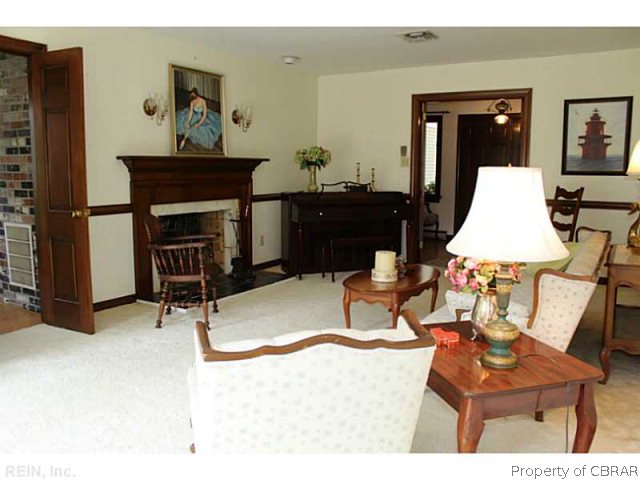 300 Brokenbridge Road Yorktown, VA 23692 - Photo 3 of 22 Gallery Image 3