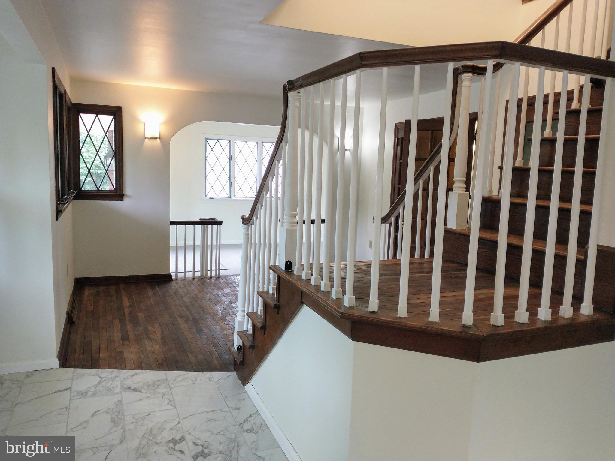 512 Mifflin Boulevard Reading, PA 19607 - Photo 15 of 57 GREAT ROOM TO THE LEFT