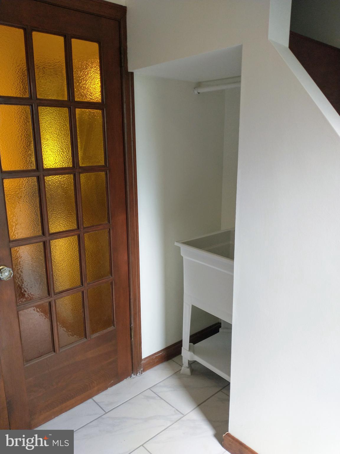 512 Mifflin Boulevard Reading, PA 19607 - Photo 33 of 57 a view of an empty room with a window