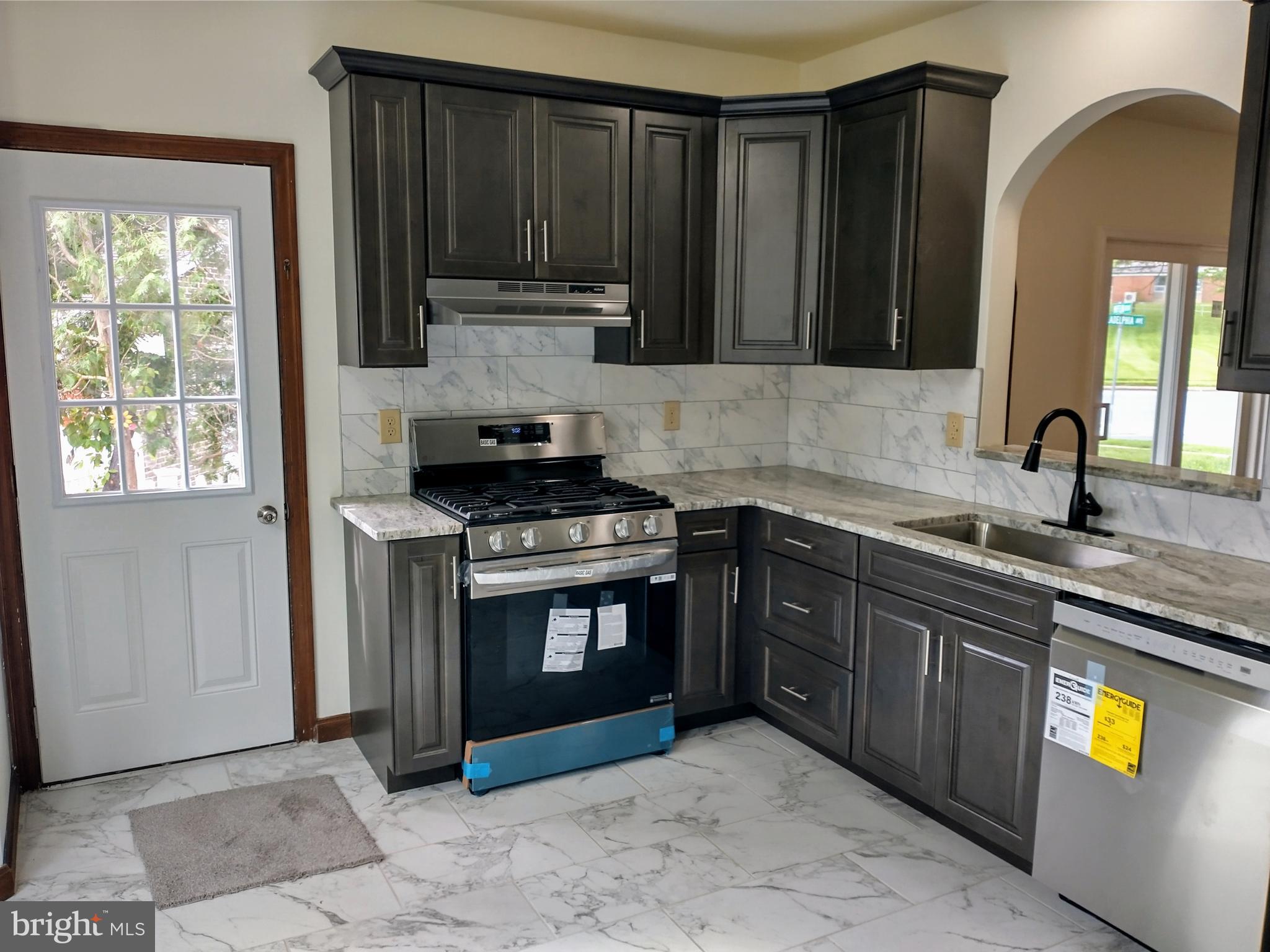 512 Mifflin Boulevard Reading, PA 19607 - Photo 9 of 57 NEW APPLIANCES