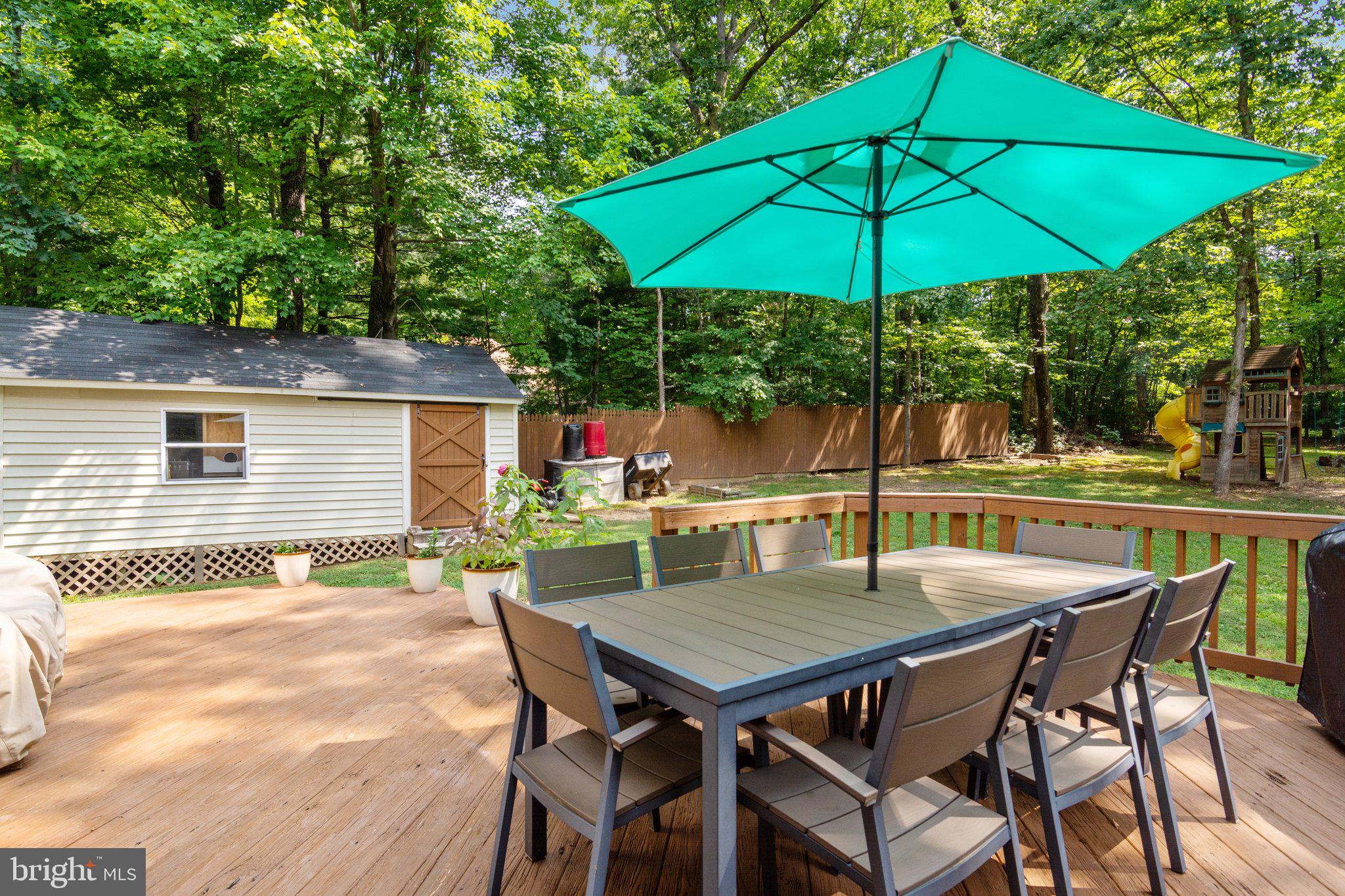 8045 Counselor Road Manassas, VA 20112 - Photo 50 of 59 Deck off back of home