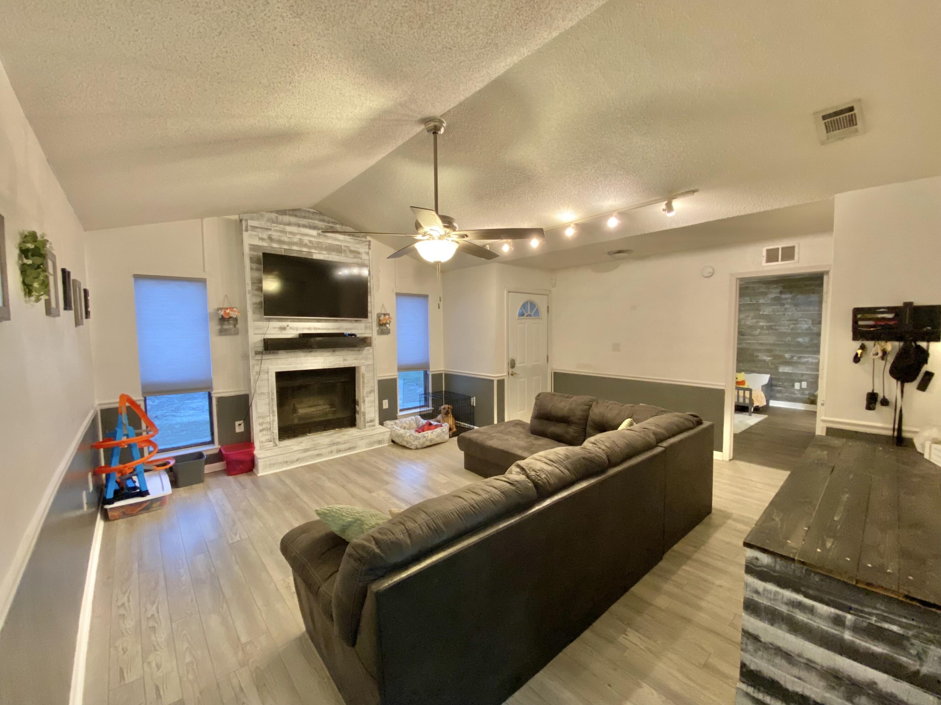 309 Springwood Circle Crestview, FL 32536 - Photo 12 of 53 IMG_9898