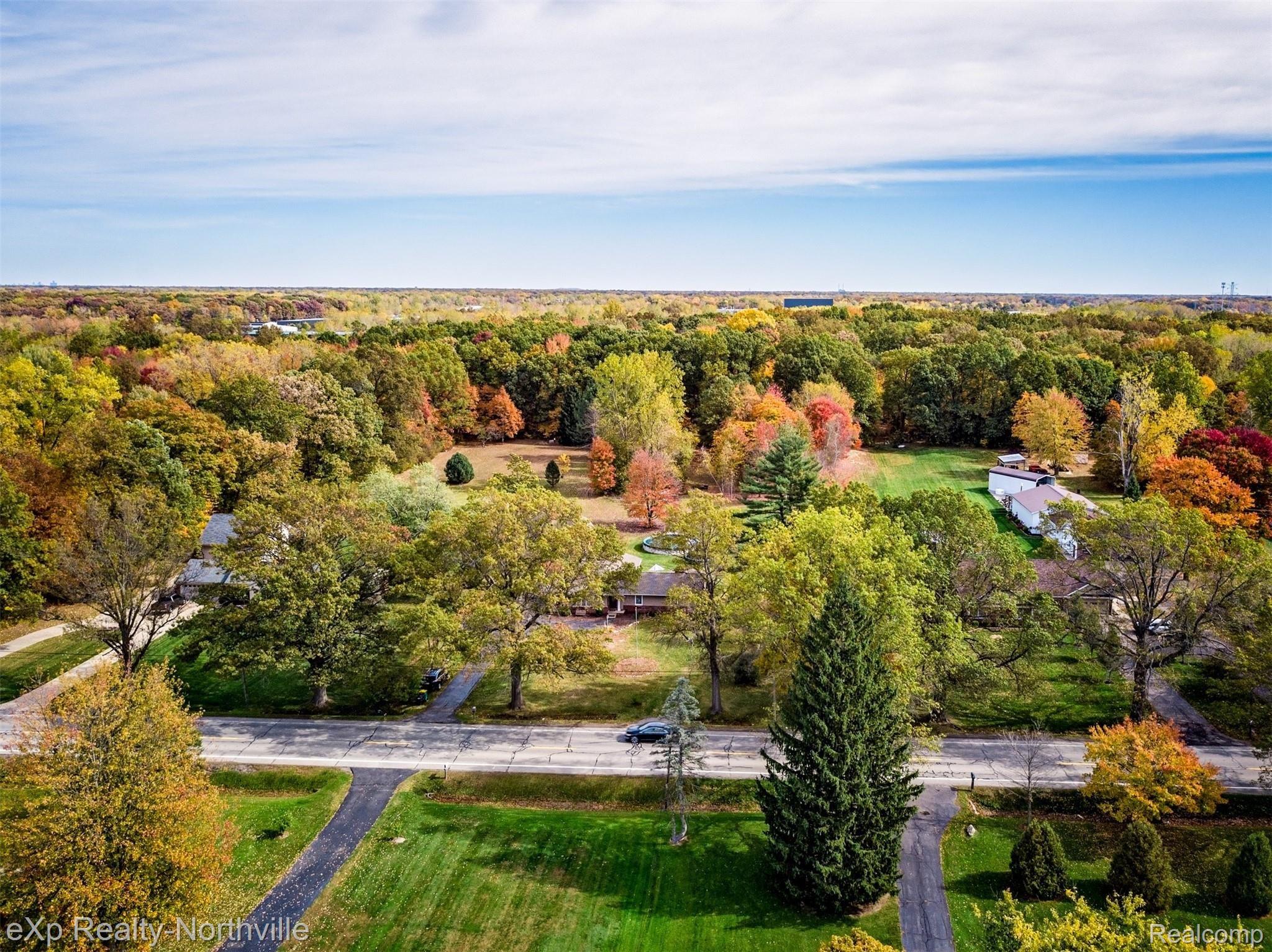 23577 Waltz Road New Boston, MI 48164 - Photo 9 of 42 23577 Waltz-9.jpg