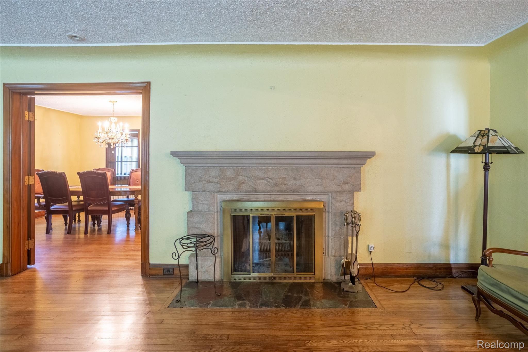 19645 Shrewsbury Road Detroit, MI 48221 - Photo 19 of 58 Shrewsbury Road _19645 -Entry-Living Room-61.jpg