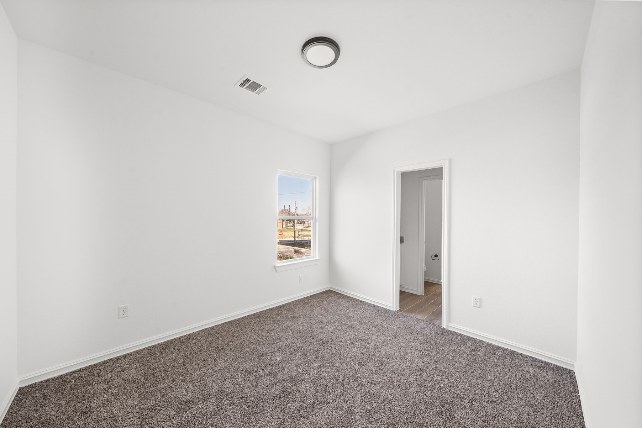 2019 Harlem Street Houston, TX 77020 - Photo 29 of 37 a view of an empty room and a window